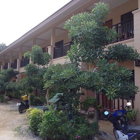 Bank Guest House Хаад Рин Екстериор снимка