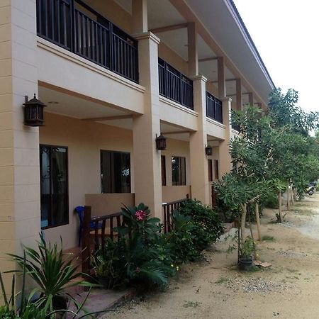 Bank Guest House Хаад Рин Екстериор снимка