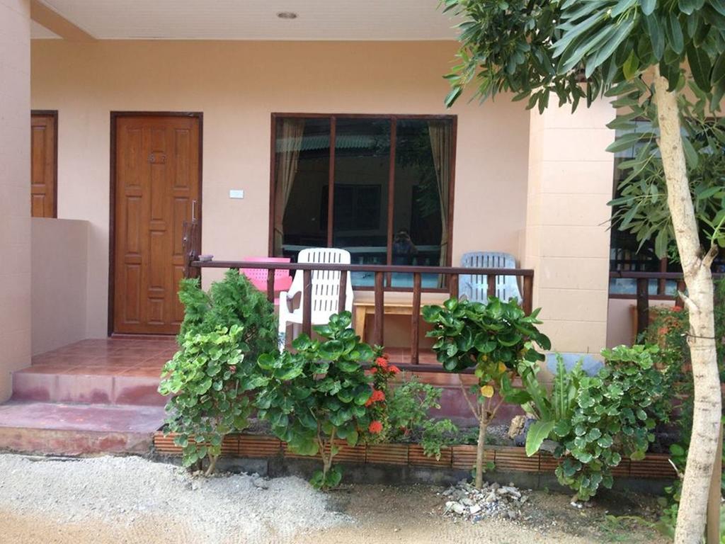 Bank Guest House Хаад Рин Екстериор снимка