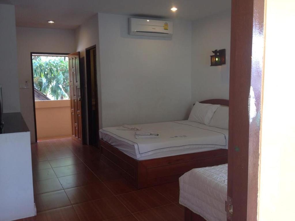Bank Guest House Хаад Рин Екстериор снимка